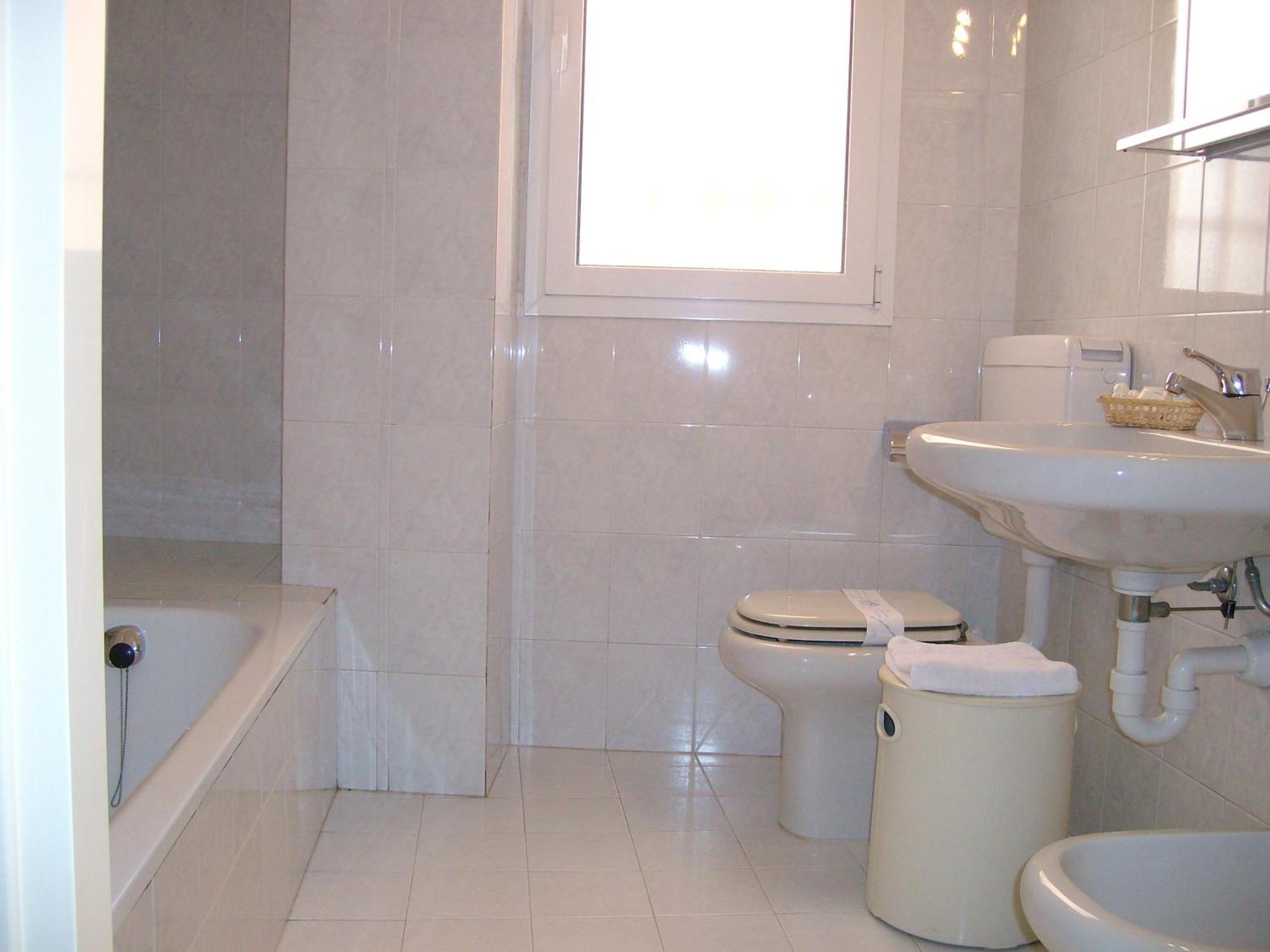 Hotel Miramare Imperia Room photo