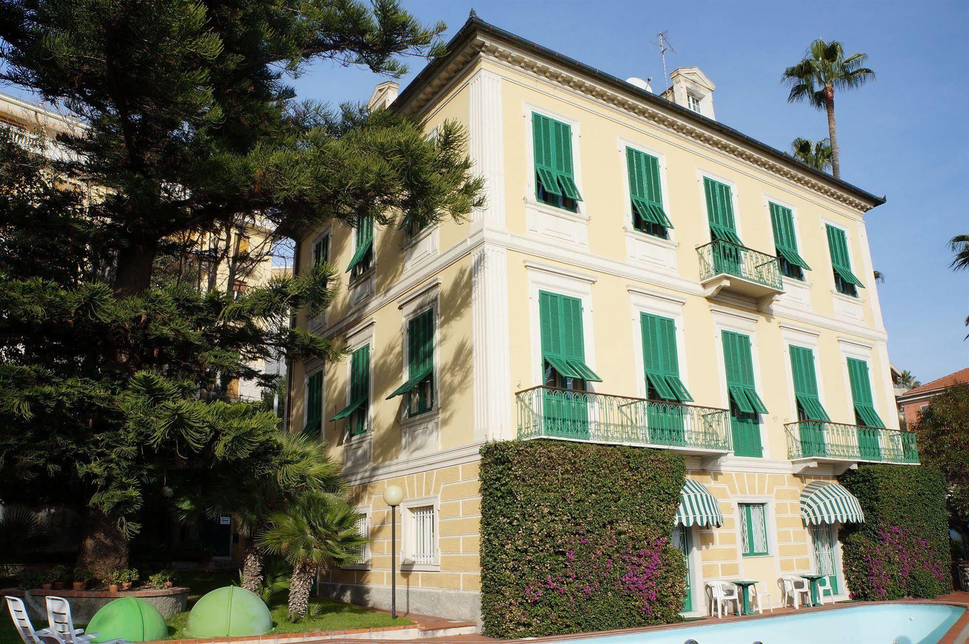 Hotel Miramare Imperia Exterior photo